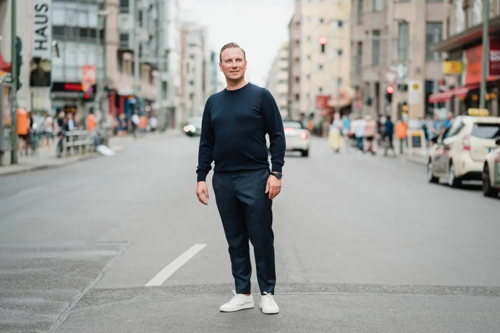 Tim Raue im Interview: Ein Gespräch über gesunde Sterneküche, Fitness und Frittiertes