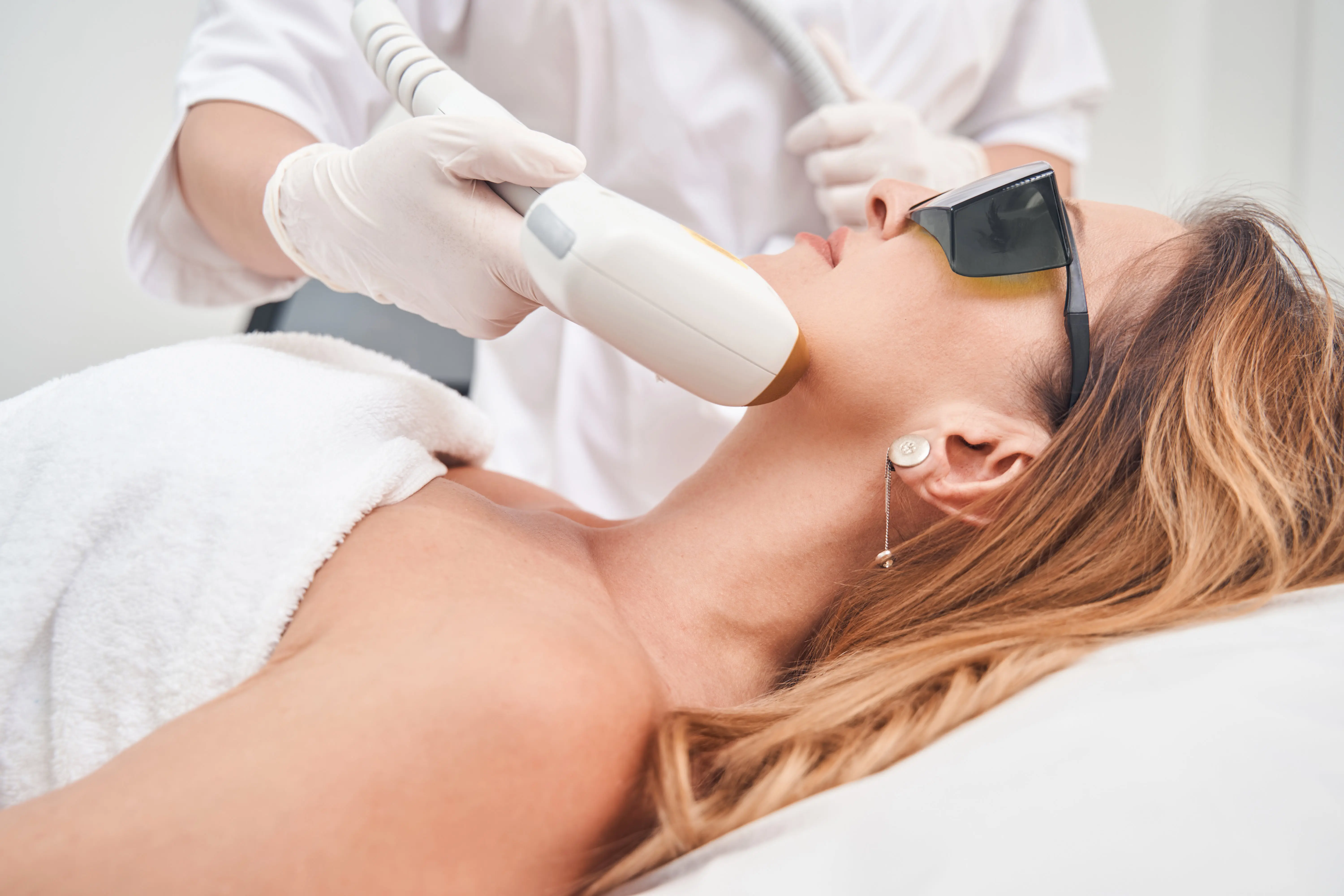 Frau Laser Treatment Gesicht