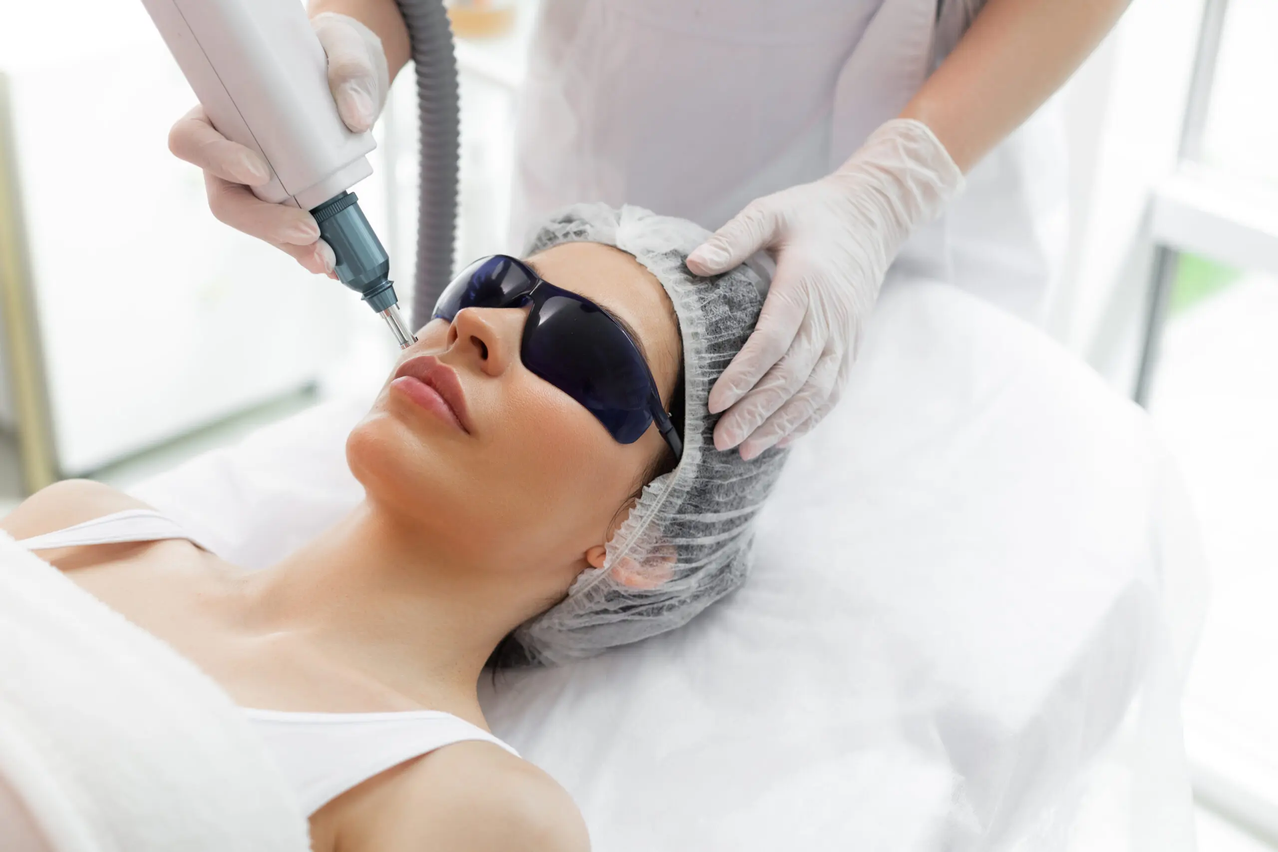 IMCAS Congress 2025: 7 Trends aus Dermatologie, plastischer Chirurgie und „Aging Science“