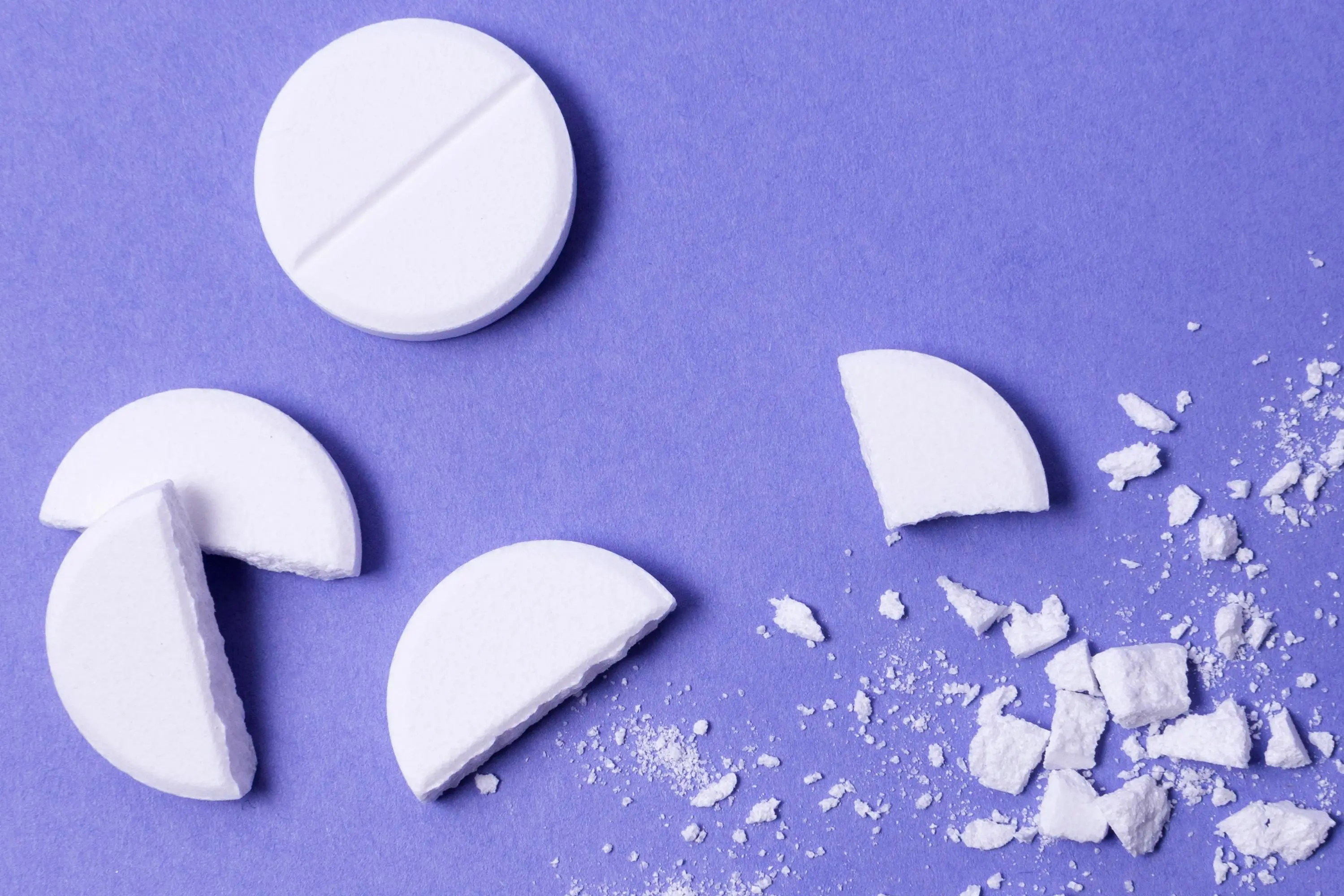 Tabletten, zerteilt und zerdrückt